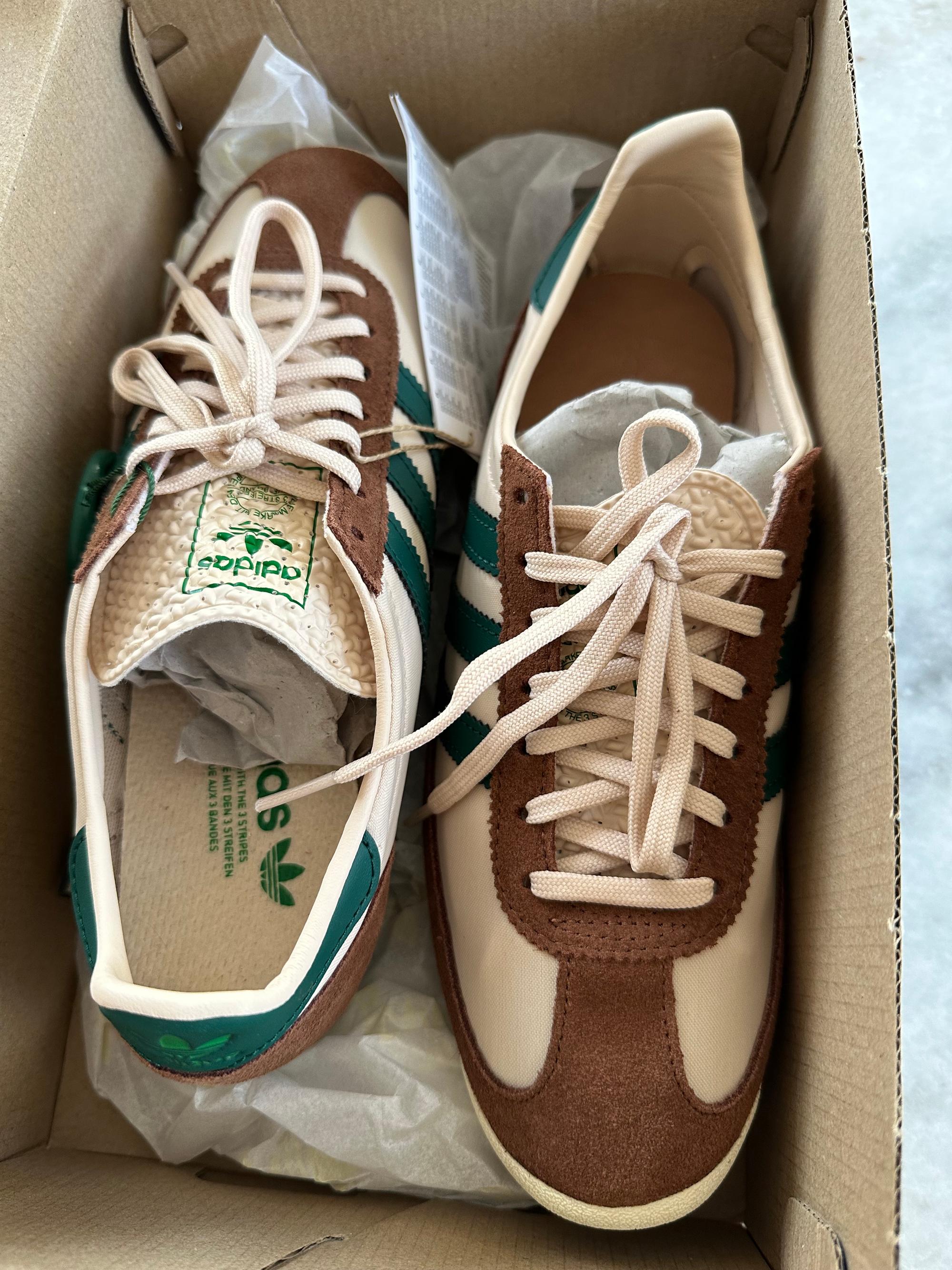 adidas gazelle silver green womens Adidas Womens Gazelle Indoor W Magic Beige White Gum IH5482  Sneaker  Junkies