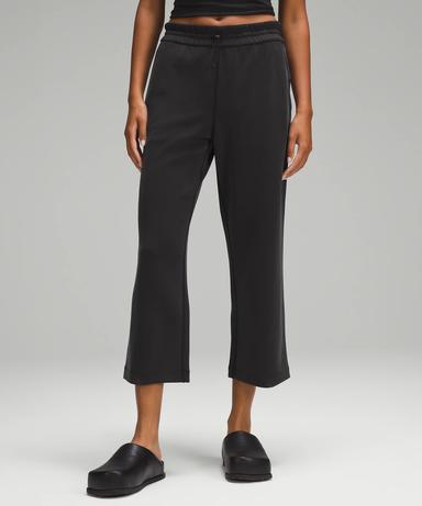 Softstreme High-Rise Straight-Leg Cropped Pant